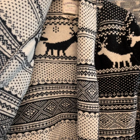 Winter Themed Cardigan - Picture 2 of 2